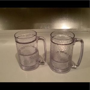 😊2 Freezable beer mugs that will keep your beer cold til the last drop. 6” tall